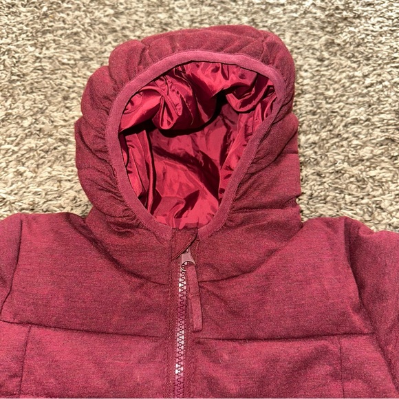 Kids Burgundy Puffer Jacket marks on cuffs see pics please - Picture 3 of 4
